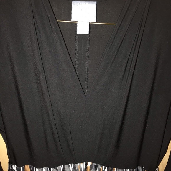 Gorgeous V-Neck Belted Dress! - Picture 2 of 4